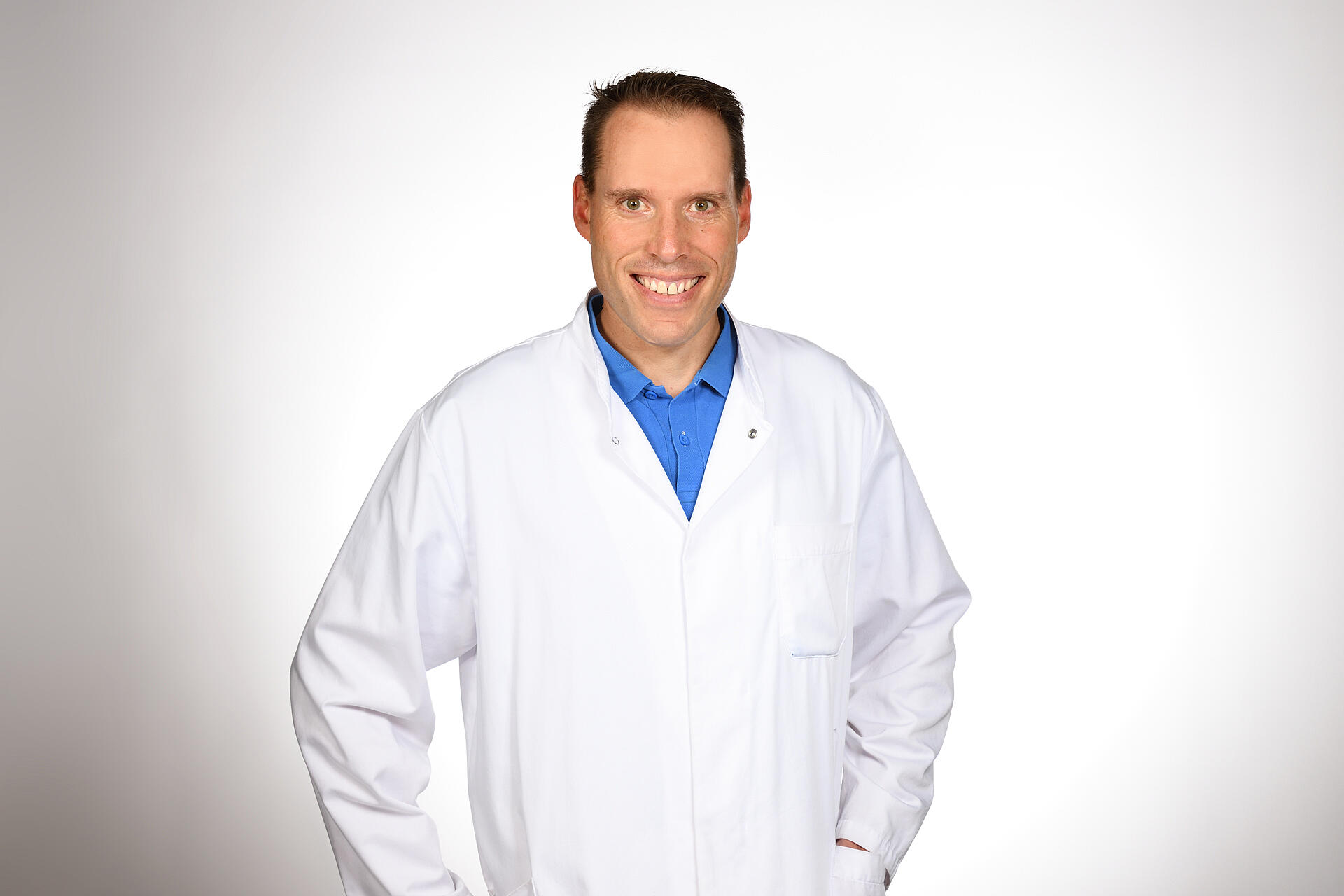 Dr. Niklas Reimers - Chefarzt Unfallchirurgie, Orthopädie und Sporttraumatologie Dr. Niklas Reimers - Chefarzt Unfallchirurgie, Orthopädie und Sporttraumatologie